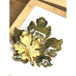 Vintage Leaf Brooch Pin Gold & Green Enamel